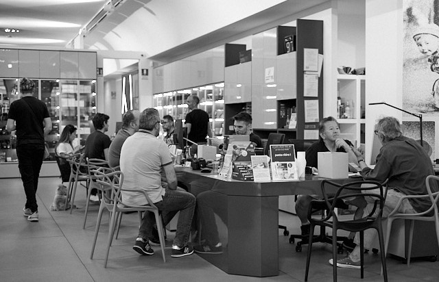 The New Old Camera store in Milano is a major Leica dealer in Europe, with lots of new and second-hand Leica cameras and lenses. © Thorsten Overgaard. 